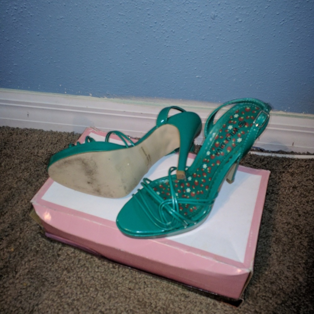Turquoise heels - Picture 2 of 3